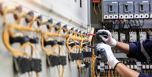 Professional Electrician technician working in Franklin Square, NY